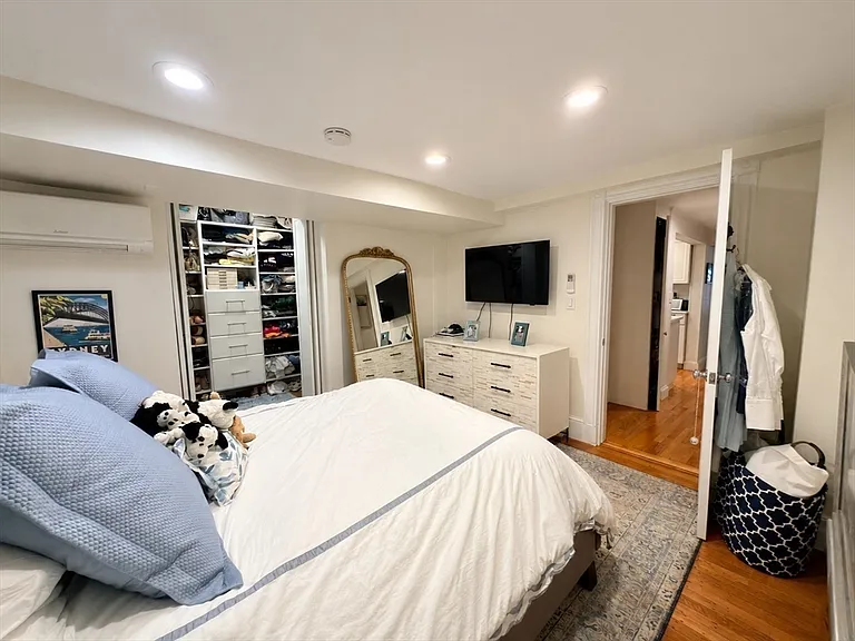 41 Pinckney St #B — Photo 12