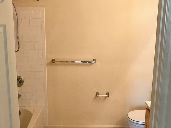 3rd image of 2469 Medford Ct #21C