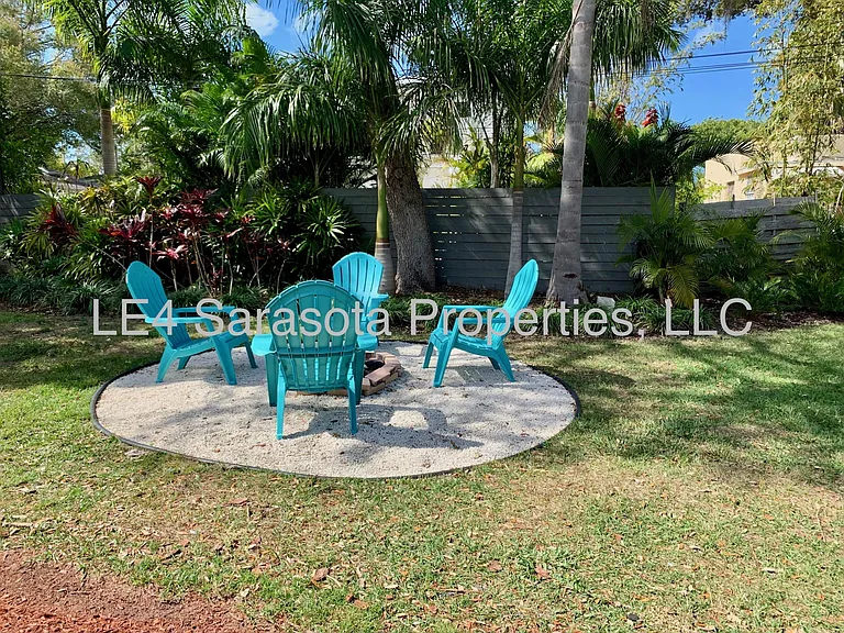 536 Lafayette Ct — Photo 9