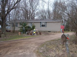 N11535 Graetz Rd, Clintonville, WI 54929