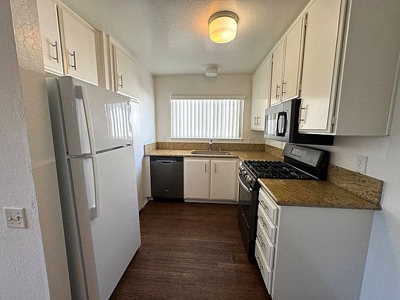 5th image of 2511 Harbor Blvd APT 2