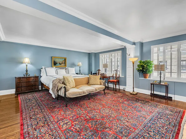 444 East 52nd Street image 18 of 24