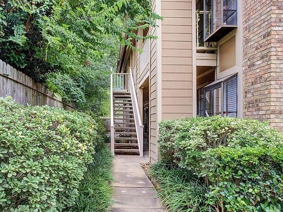 3rd image of 1312 Antoine Dr #131