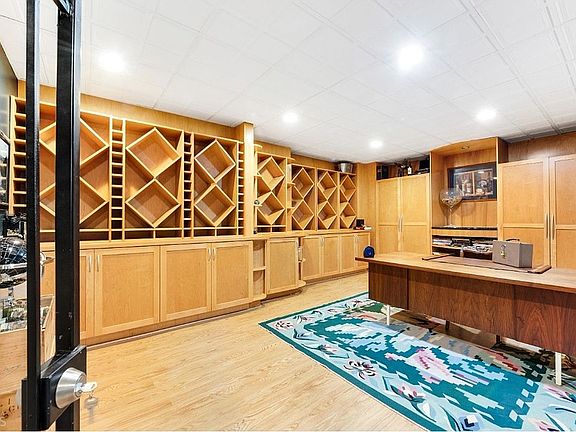 Wine cellar/office