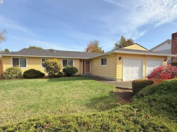 1350 NE Cochran Dr, Gresham, OR 97030