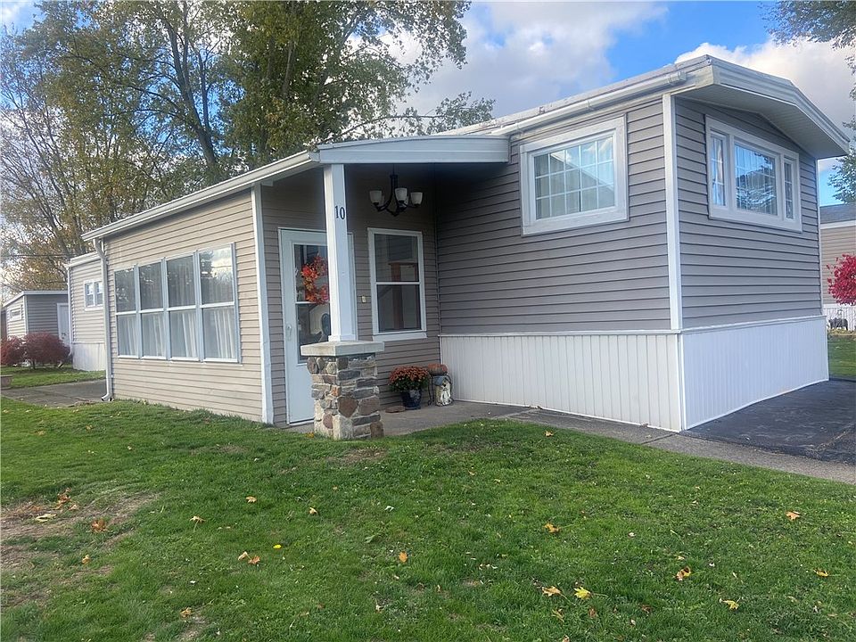 1st image of 10 Dogwood Dr
