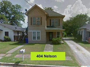 404 Nelson St, Yoakum, TX 77995