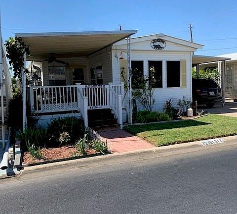 2nd image of 2239A Hidalgo St