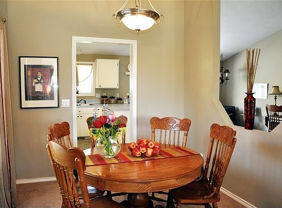 Dining rooms/ open wall