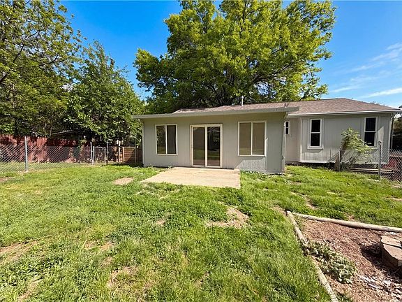 5th image of 2808 NE 39th St