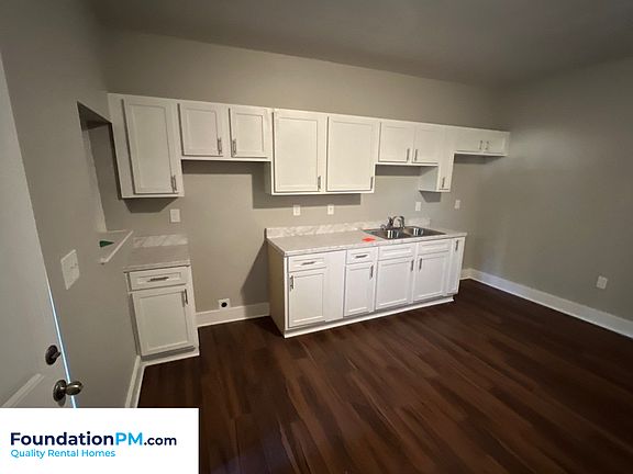 3rd image of 1562 Vollintine Ave #1