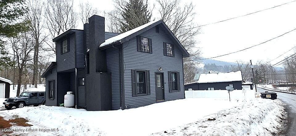 1st image of 28 Sutton Hollow