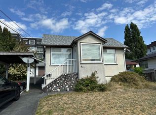 811 Roderick Ave, Coquitlam, BC V3K1P7