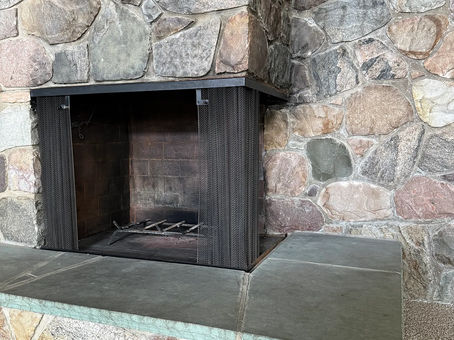 3 bed, 2000 sqft, $3,200 — Photo 3