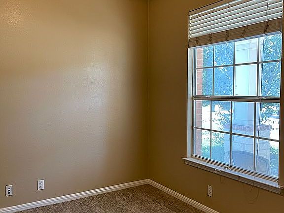 4th image of 8217 Menlo Park Pl