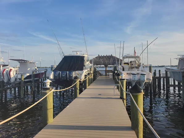 1600 NE Dixie Highway #11-202, Jensen Beach, FL 34957