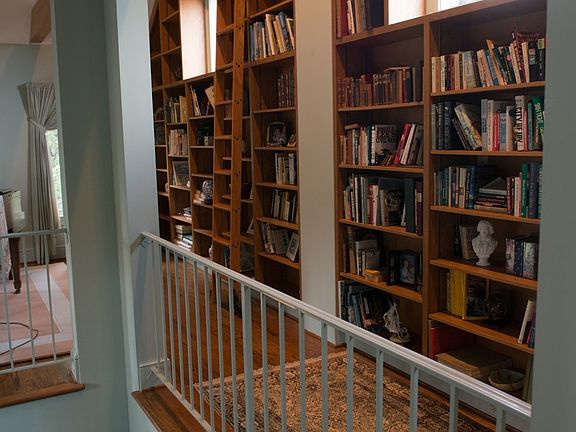 Upper level library