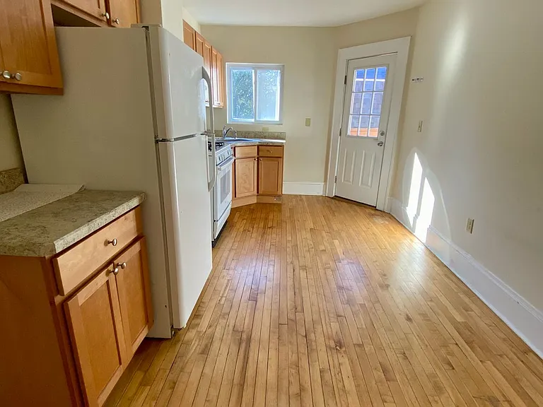 150 N Midler Ave #2 — Photo 7