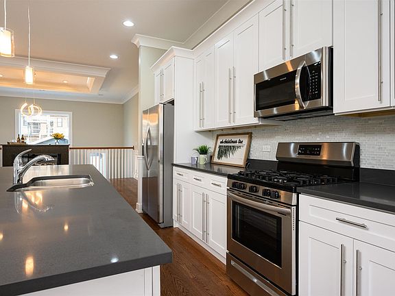 3rd image of 4021 S Calumet Ave