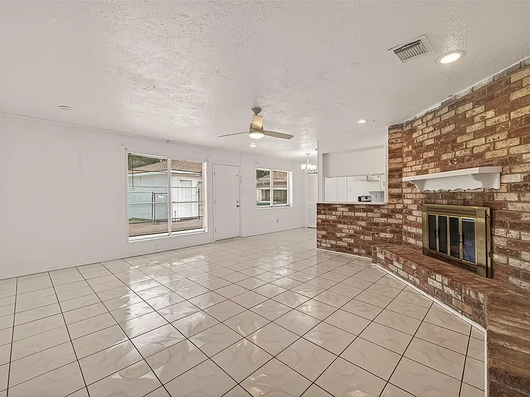 9422 Kristin Dr — Photo 17