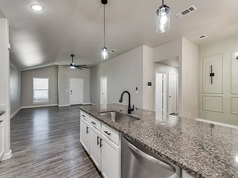 6714 Lonesome Dove Ln — Photo 11