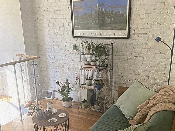 Foyer/Sitting Room