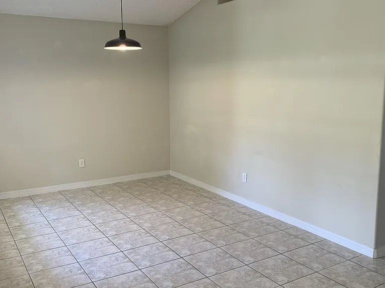 8113 Pomo Dr — Photo 3