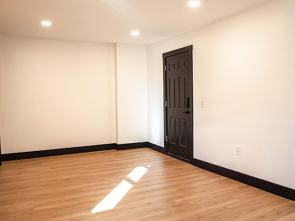 3rd image of 309 Old 10th St #2