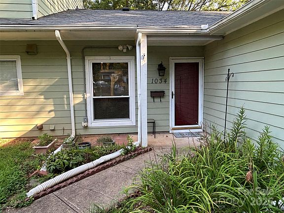 2nd image of 1034 Sardis Cove Dr