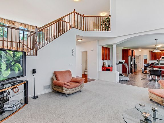 4th image of 464 Sandlewood Ln