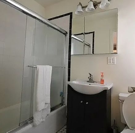 5th image of 534 W 50th St APT 3C