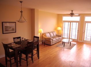 2342 W Oakdale Ave, Chicago, IL