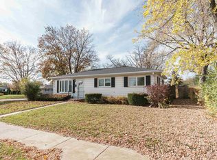 1468 S Oakhill Ave, Janesville, WI 53546