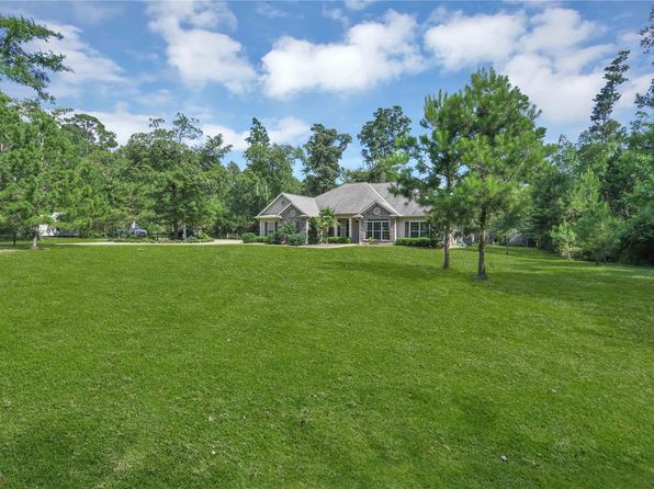 32715 Pine Tree Ln, Waller, TX 77484