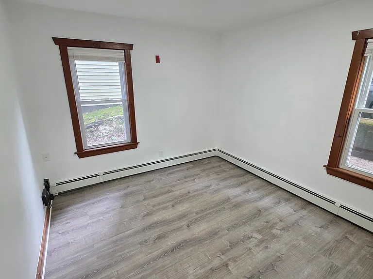 87 Manville Rd — Photo 4