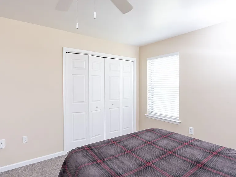 2072 Sheaffer Rd — Photo 23