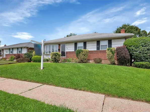 3619 Courtney Lane, Bethpage, NY 11714