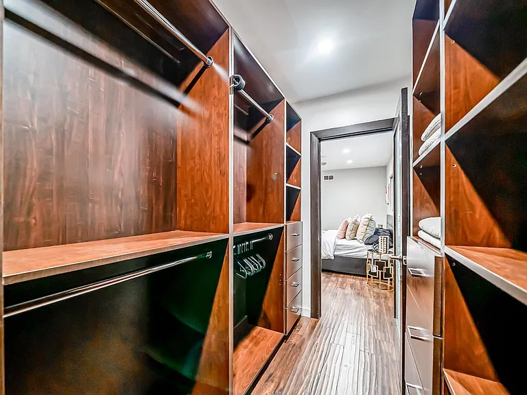 5751 Corteen Pl — Photo 24