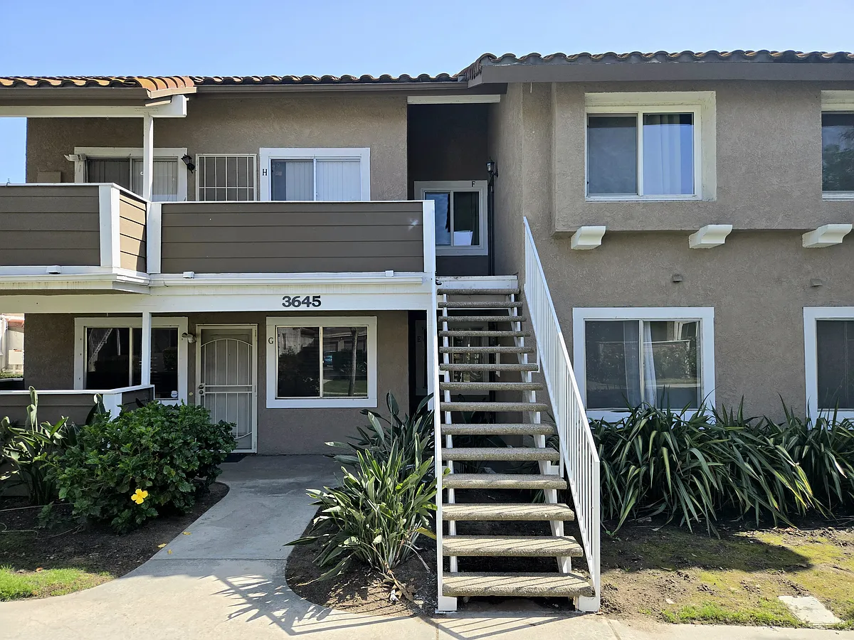 Building Photo - 3645 Country Oaks Loop #F