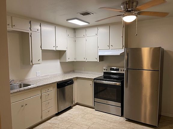 4th image of 3061 E Hammond Ave #5