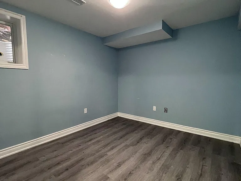 1074 Orenda St #BASEMENT — Photo 2