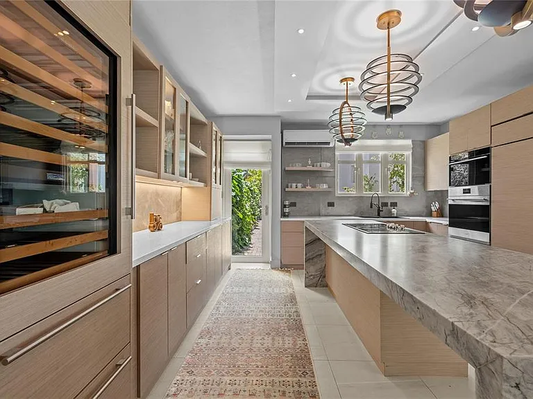 370 Dorado Bch E — Photo 21