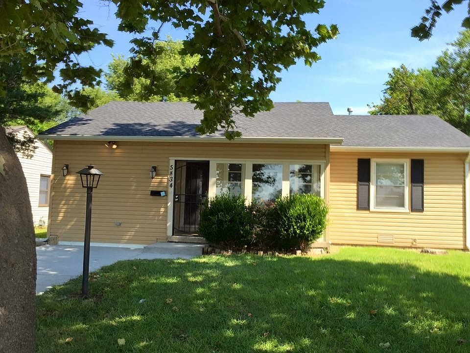 Beautiful house across from an open park area