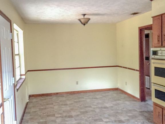 5th image of 2202 Spivey Ave