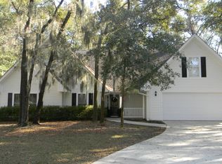 4 Meadowlark Ln, Hilton Head Island, SC 29926