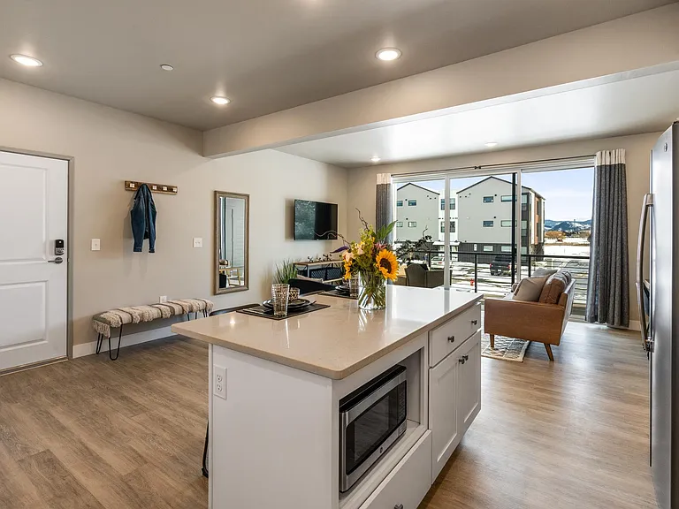1297 Thomas Dr #204 — Photo 7