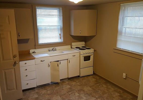 2nd image of 2318 12th Ave N APT 1