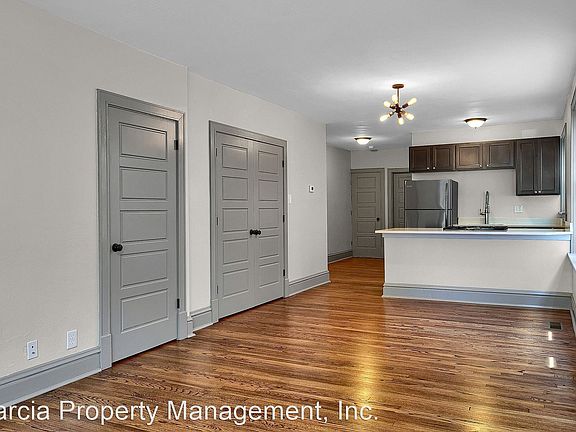 4th image of 5016 Pernod Ave #1F