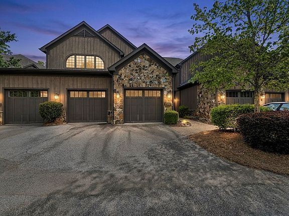 3rd image of 127B Arbors Ln