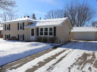 11430 Gladiola St NW, Coon Rapids, MN 55433